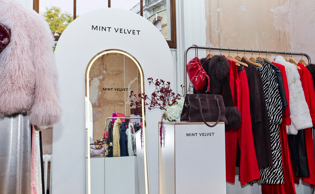 London hanging rail hire by FoundPop