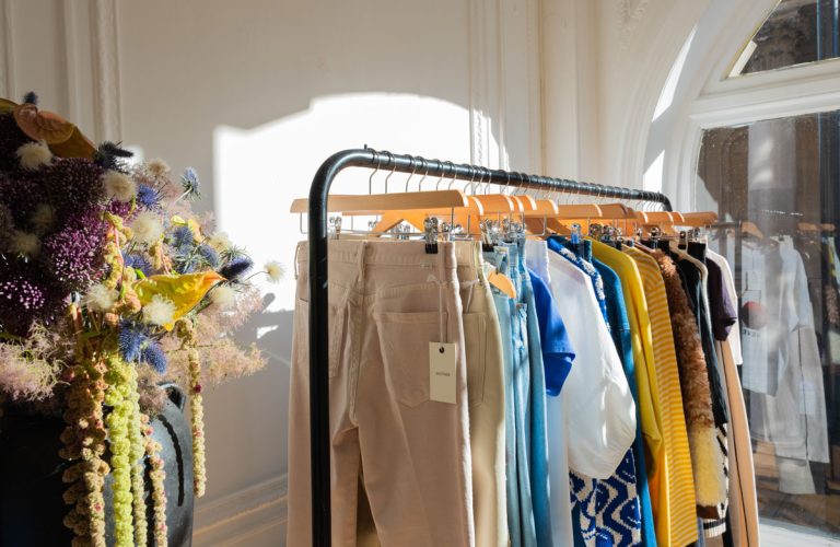 pop-up-shop-rentals-clothing-rail-hire